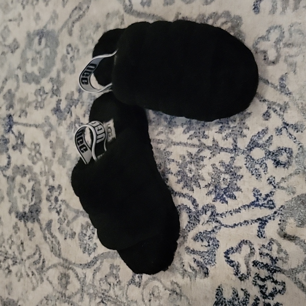 Ugg Slippers Size 7